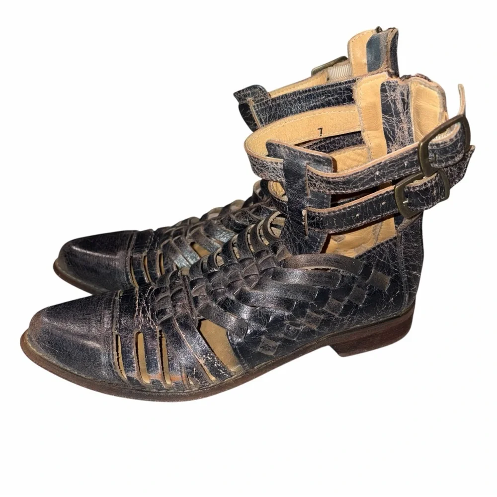 Bed Stu Rio Grande Black Distressed Leather Gladiator Flat Sandals Shoes size 7